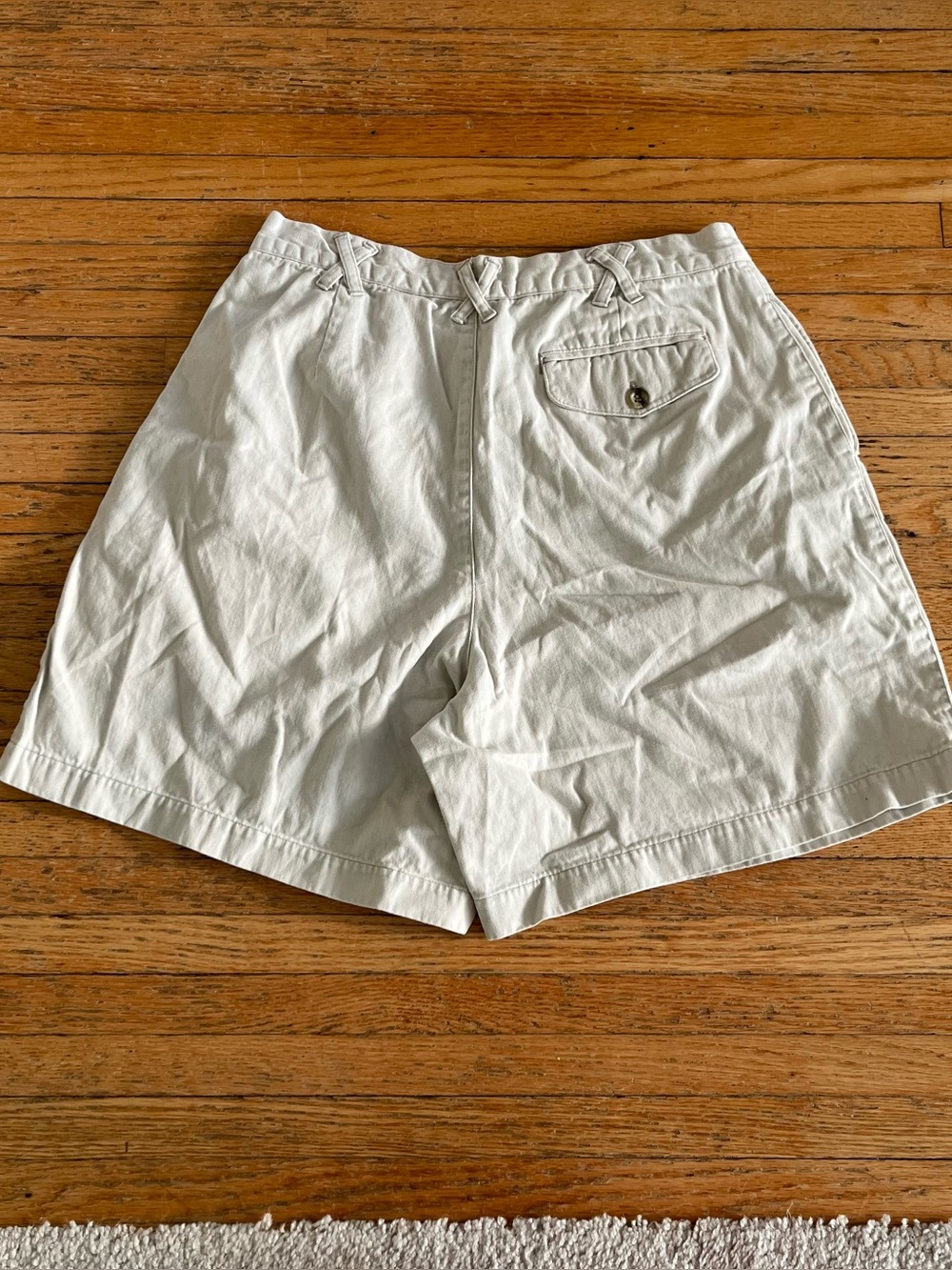 Vintage Jessica High-Waisted White/Cream Cotton Shorts - Picture 2 of 3